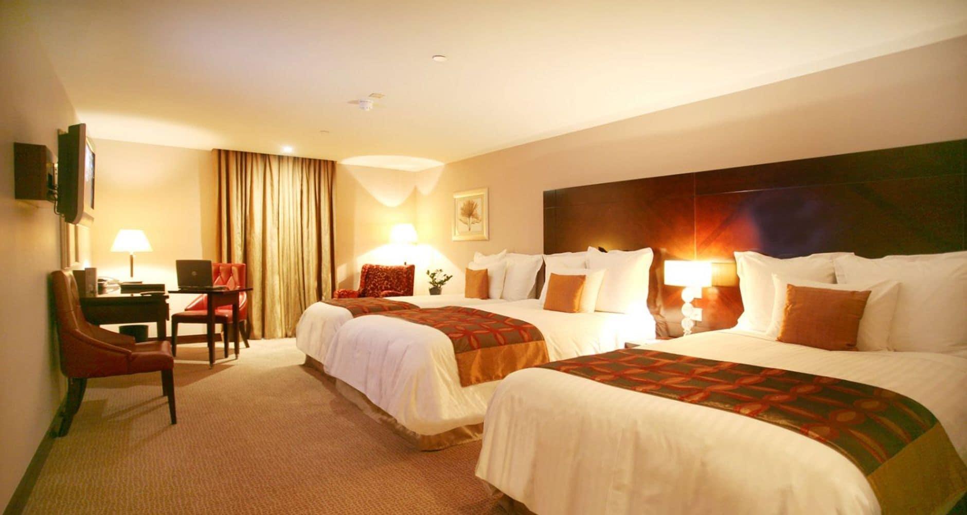 The Savoy Hotel Limerick Junction Eksteriør bilde A room at the hotel