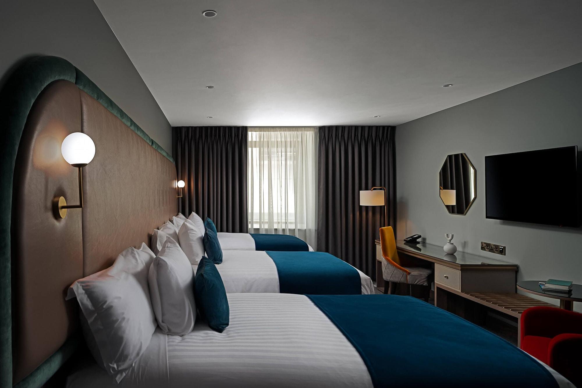 The Savoy Hotel Limerick Junction Eksteriør bilde A room at the hotel