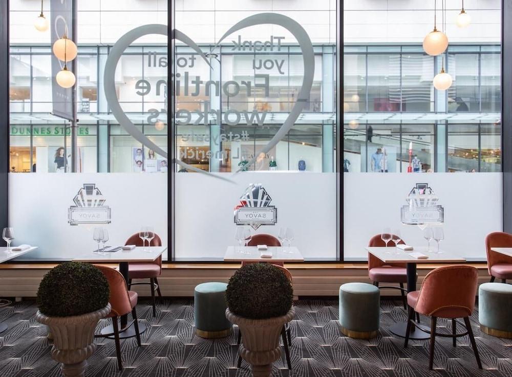 The Savoy Hotel Limerick Junction Eksteriør bilde The interior of the restaurant