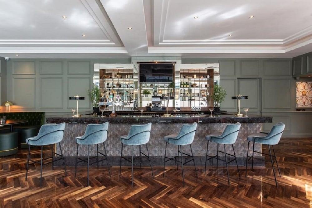 The Savoy Hotel Limerick Junction Eksteriør bilde The bar at the 1907