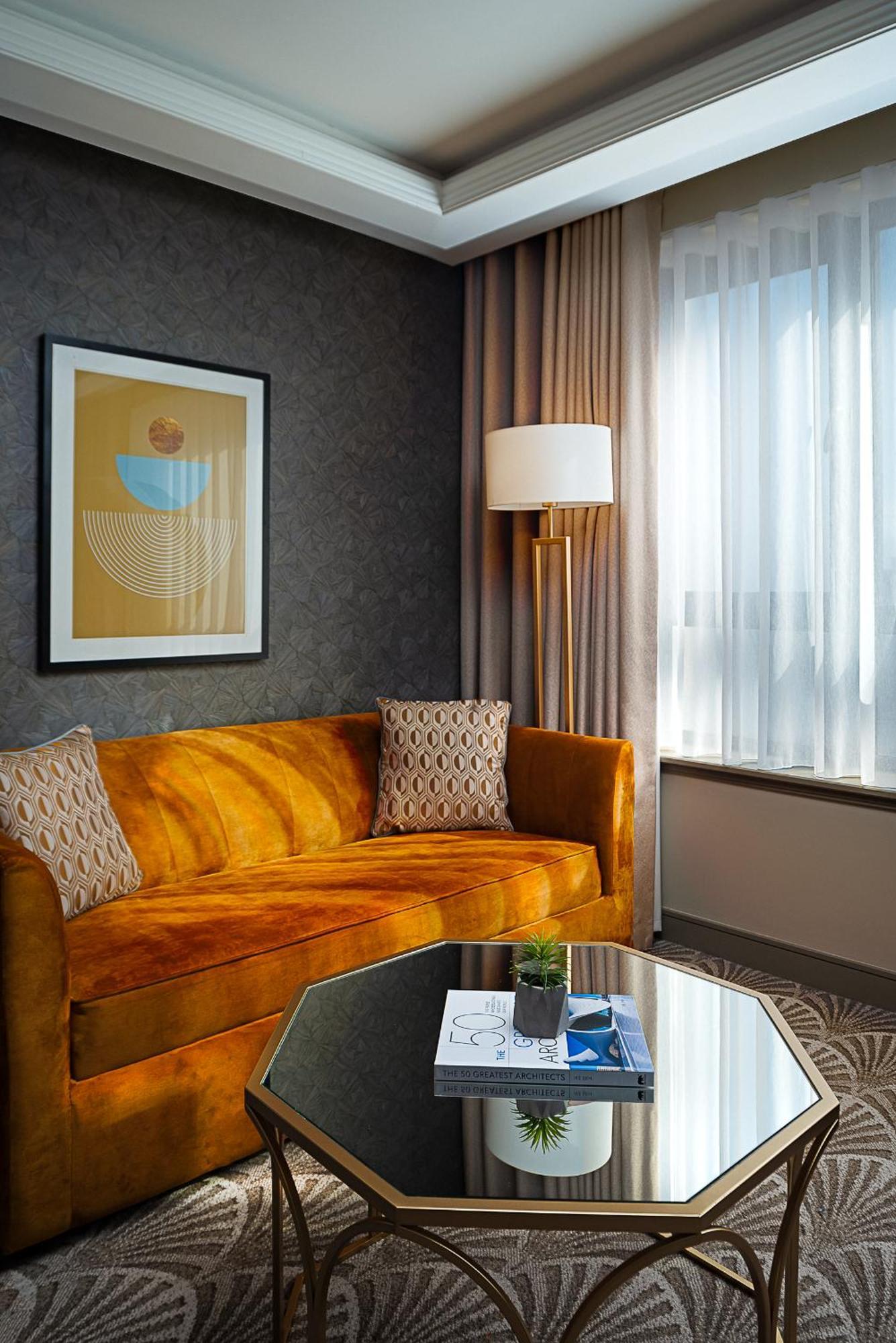 The Savoy Hotel Limerick Junction Eksteriør bilde A living room at the hotel