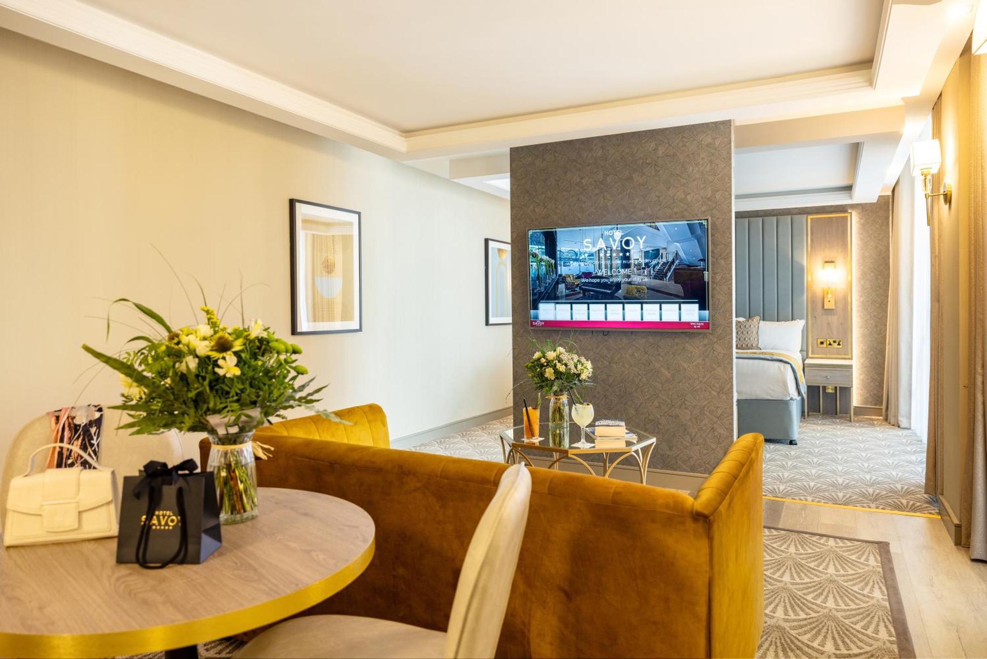 The Savoy Hotel Limerick Junction Eksteriør bilde A suite at the hotel