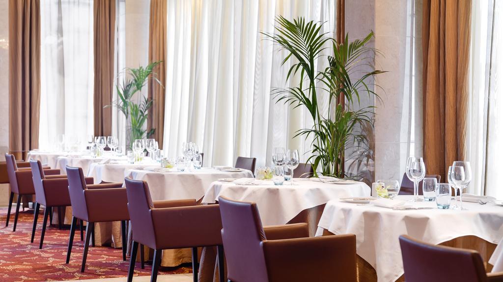 The Savoy Hotel Limerick Junction Eksteriør bilde Restaurant